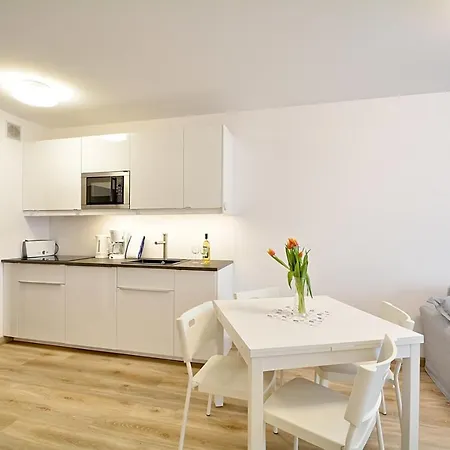 Sunflowers Apartament Morski W Kolobrzegu شقة كولوبرزيغ