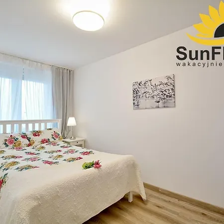 Sunflowers Apartament Morski W Kolobrzegu شقة *